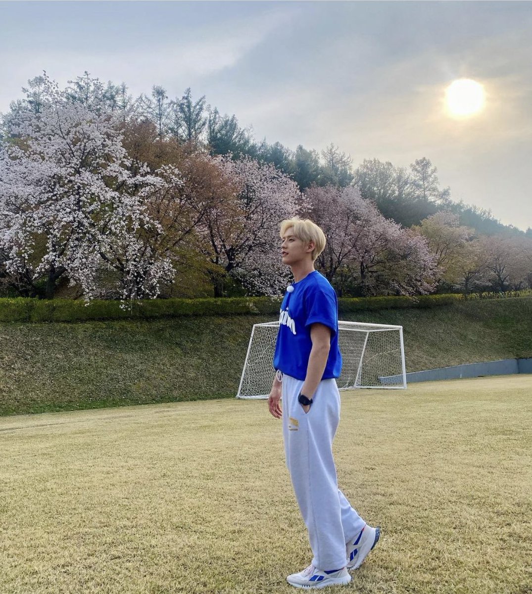 yfieee_'s tweet image. You’re indeed a visual king! Ahhh. So freaking good looking!!🖤💫