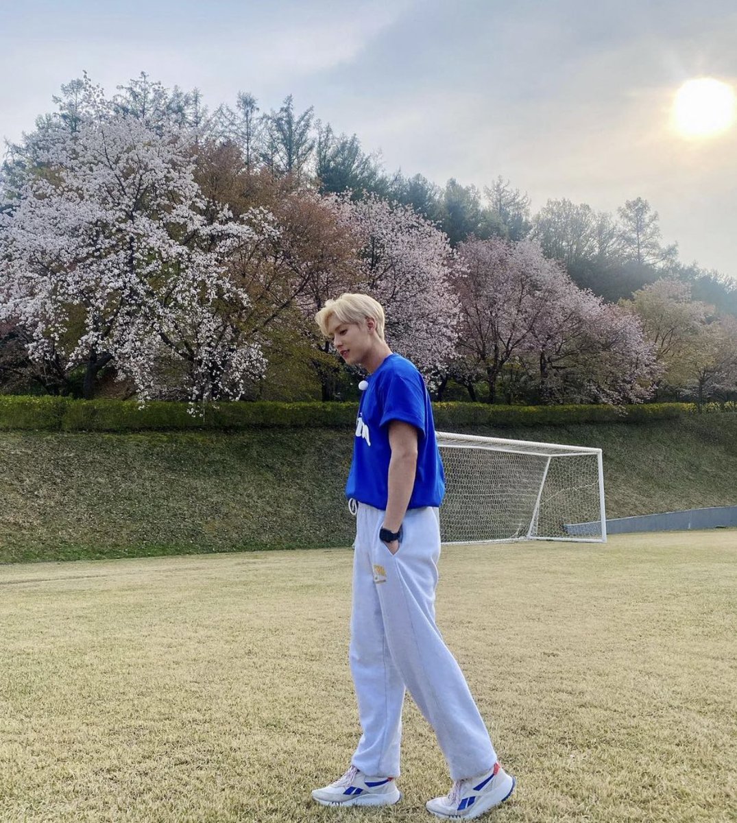 yfieee_'s tweet image. You’re indeed a visual king! Ahhh. So freaking good looking!!🖤💫