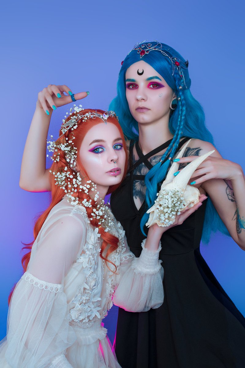 Heeey, guys 
Recently, my friend and I did a cool photo shoot. They took the images of Hades and Persephone from mythology. I came to you to share insanely beautiful photos that I fell in love with 😍