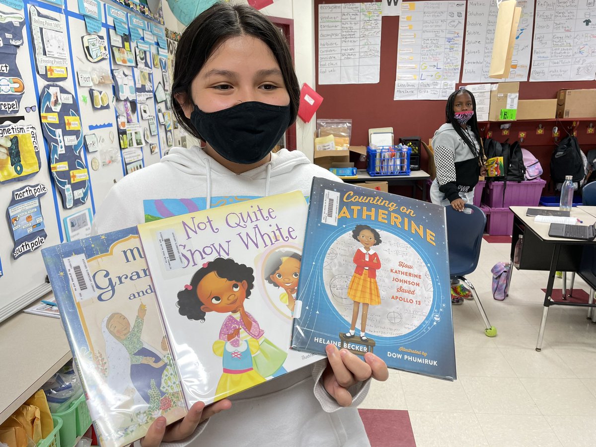 RElmalawany's tweet photo. We couldn’t decide which one to read! We had some fantastic conversations about diversity of race, culture, religion, and gender. ALL are welcome! @letmisd #letscelebratediversity #youbelonginmesquite @AchzigerElem https://t.co/ikGC8xSibk