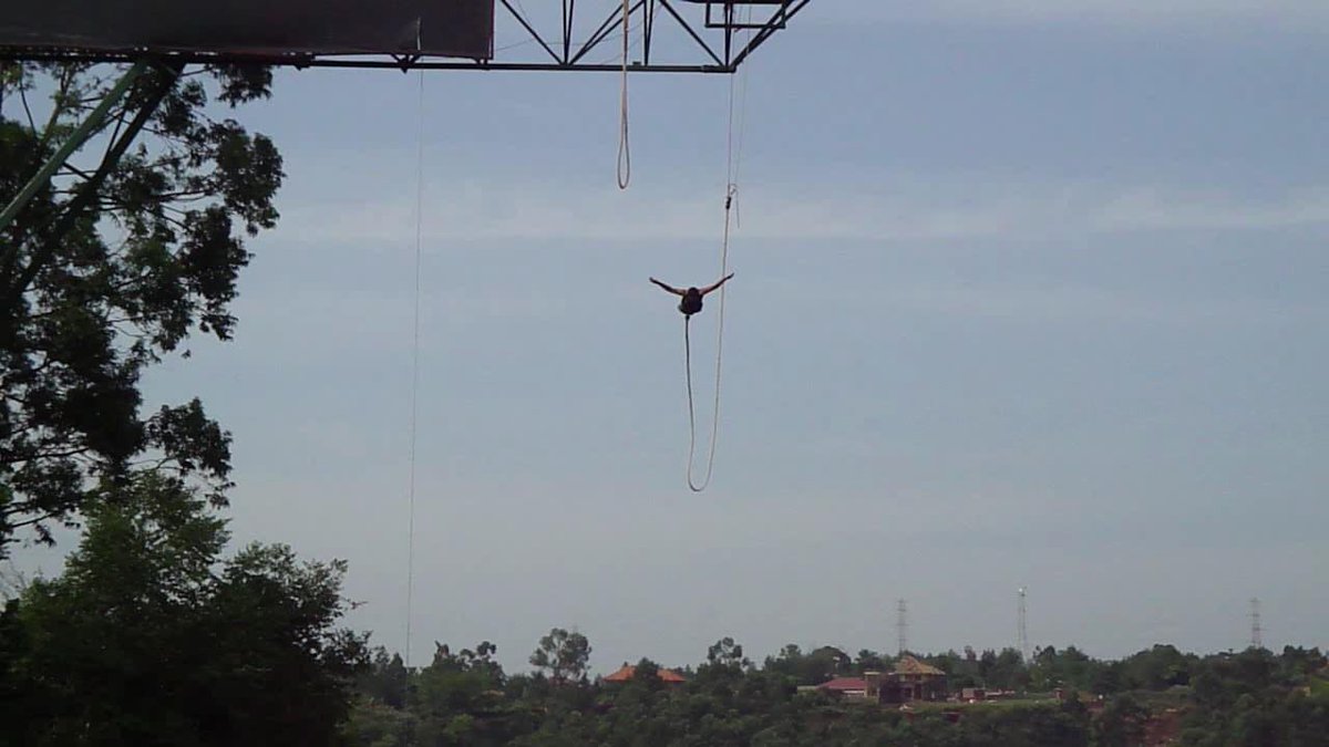 Guardianz1_X's tweet photo. The day I flew over Nile and dived right into it! #Bunjee #Jinja #Nile #AdrenalineRush https://t.co/ZZ2qewLqKw