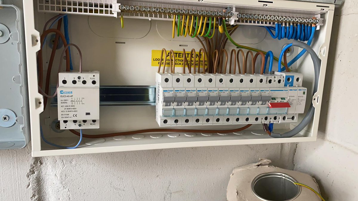 smartplc's tweet image. This is how we intergrate and switch 100 LED fittings - the smart way!

📞 0345 3 822 833
📧 sales@smartplc.com
🕸 smartplc.com

#hager #fuseboard #led #fittings #lighting #thesmartway #electrical #ev #av #evcharger #eicr #niceic