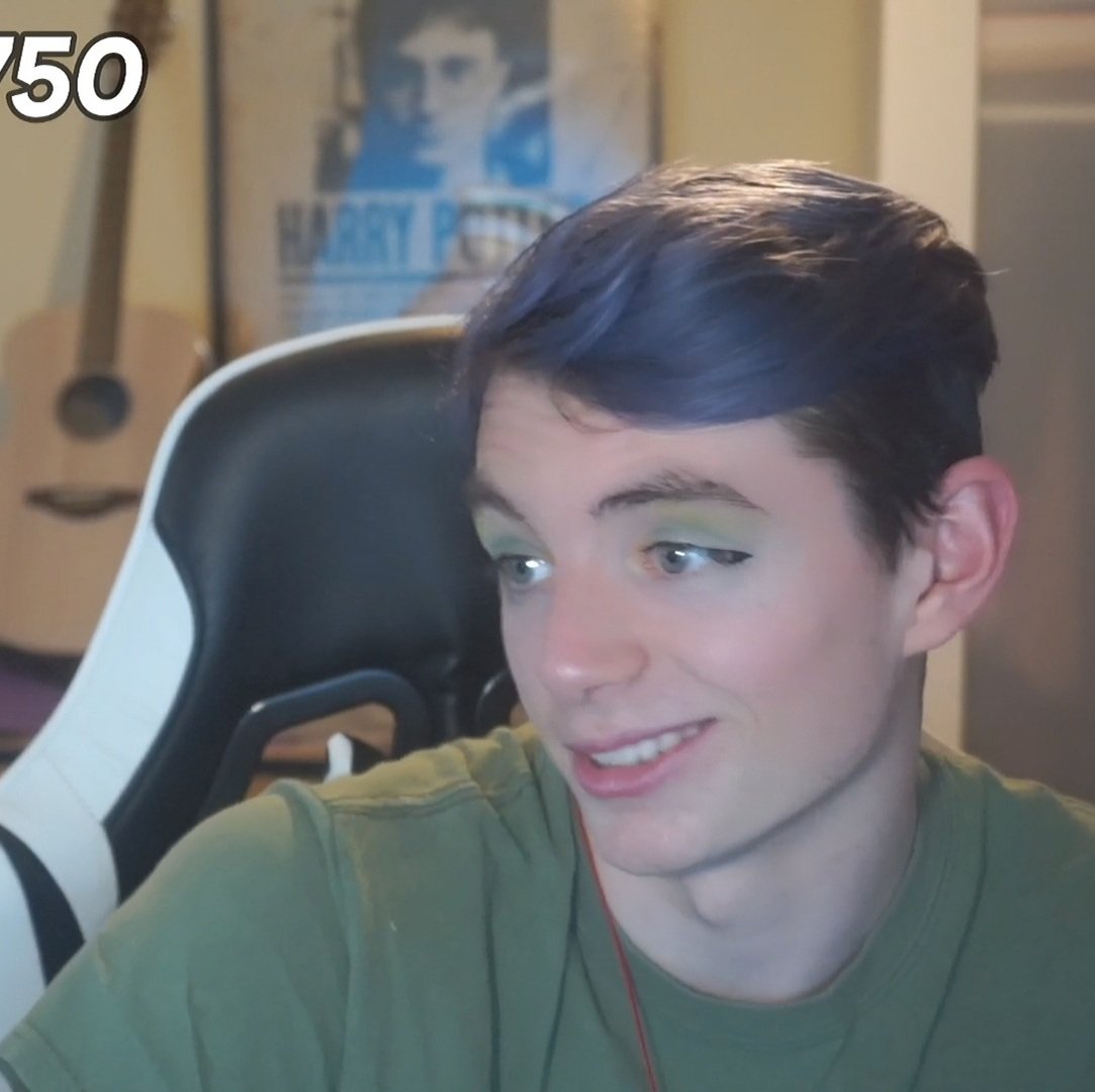 Pikmincharlie's tweet image. MAKE-UPLINU!! YOU DID SO GOOD FREDDIE WOO!! #badlinumakeup #badlinu @badlinu