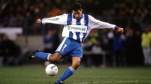 Habile et surtout précis devant le but, Pauleta devient logiquement courtisé par de plus grands clubs comme Porto mais c’est La Corogne rafle la mise en 1998. Une grosse concurrence l’attend avec Djalminha, Turu Flores, et surtout Roy Makaay qui arrivera en 1999.