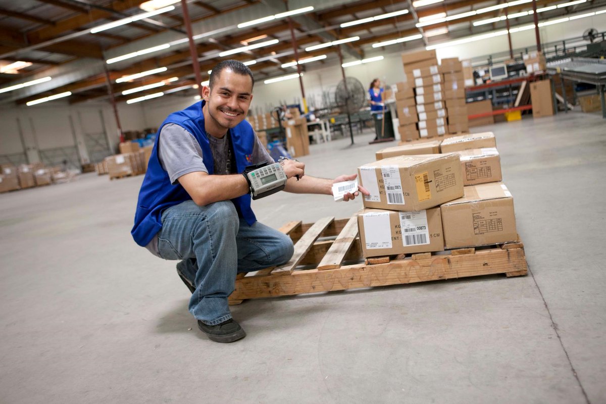 Employer Spotlight!
Port Logistics is HIRING!  bit.ly/2PUmWEw

Be a part of one of the nation’s fastest-growing eCommerce and retail logistics providers!
*General Warehouse, $14/hr to start.
*Medical, dental, vision, short-term disability, life insurance, 401k.