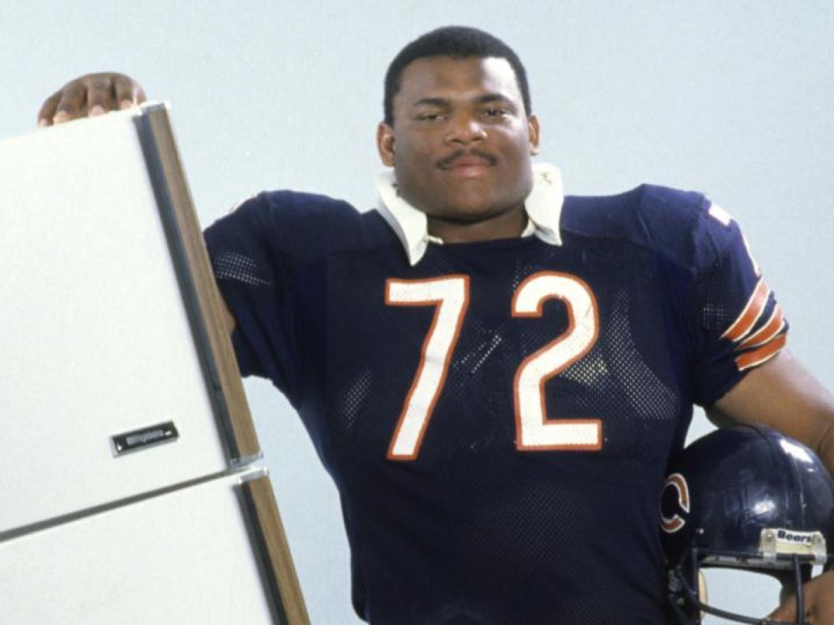 Thread: The Chicago Bears in general, and William Refrigerator Perry in particular, changed my life. Fridge was a defensive lineman who could run the ball on offense and catch touchdowns. He's also major reason I moved to America. I wrote a book about it Here's the story 1/