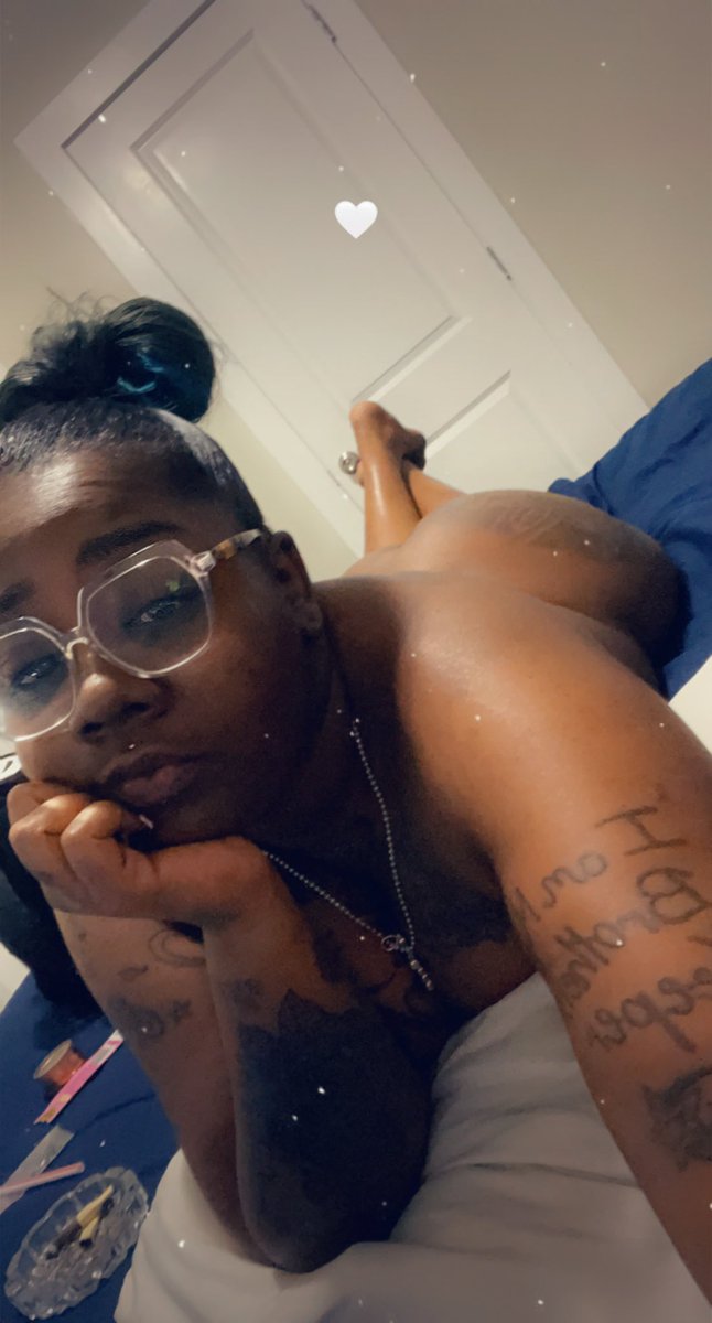 I want my butt rubbed 🥺 Rt if u give good booty rubs 🤩 lit me up 🔥