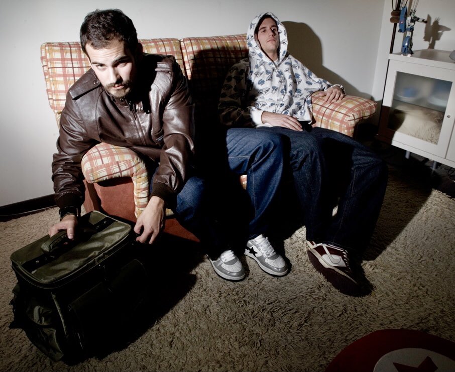 los_suruba's tweet photo. #tbt 2004 de nuestros primeros photoshootings como Los Suruba en nuestro estudio de la Calle Palma en Madrid, se nota que no estábamos acostumbrados a posar Jajaja😁
📸 @edulalanda ❤️ https://t.co/cGJMBuDMu1