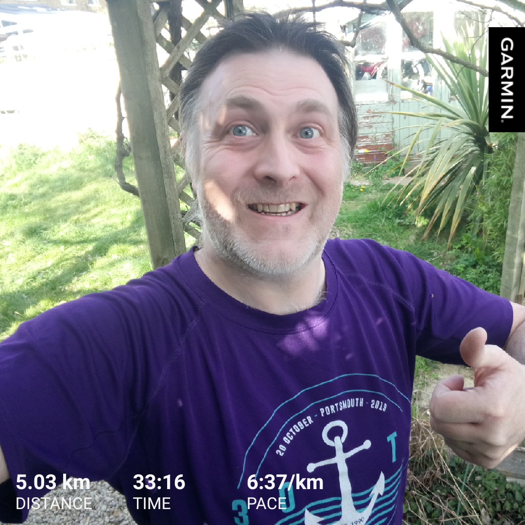 A slower run today after work and still a reasonable time 💪🏃‍♂️👍#garmin #beatyesterday #greatrunsolo #runnersroadmap #GreatSouthRun #therunningcommunity
