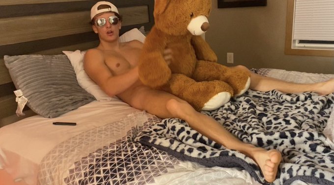 My Teddy Bear asked for some 🍆..... https://t.co/8XOObGV4Oi