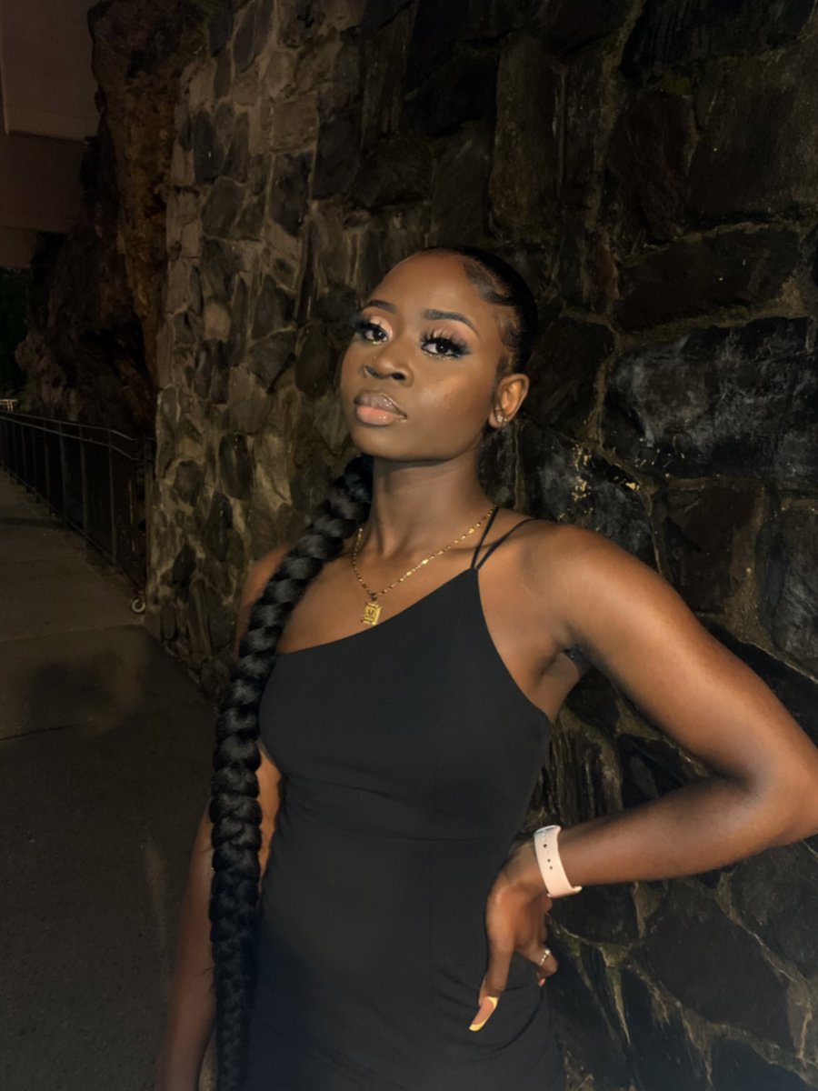 _TheeForeign's tweet photo. Cheers to 23🥂🖤🥳 https://t.co/kF56eEMMwO