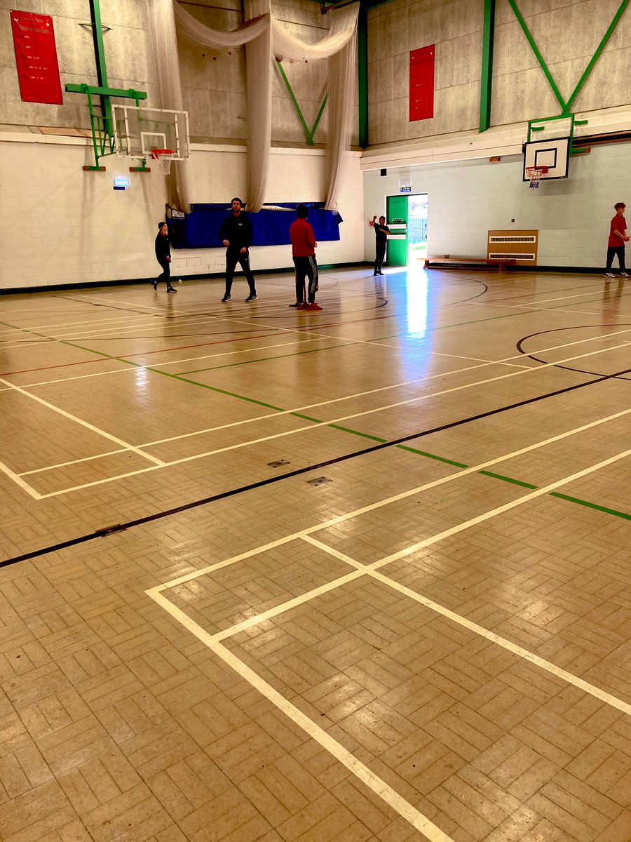 ac_kes's tweet photo. Indoor Cricket 🏏 Tennis 🎾 Football ⚽️ Athletics running 🏃‍♂️🏃‍♀️ Rounders ⚾️ Badminton 🏸 Well done to all our awesome students! Get those Extra Curricular passports signed up! #Opportunities #Fun We Love’Bubble’Extra Curricular @kesacademy #MoreActive #MoreOften #BePartOfTradition https://t.co/oencr2XzGb