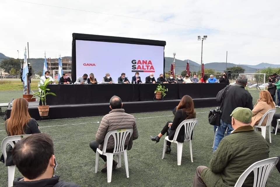 GanaSalta's tweet photo. Somos conscientes que hoy más que nunca es necesario confluir en un espacio basado en la búsqueda permanente de coincidencias, ideas y proyectos. 
#GanaSalta https://t.co/OkWoWC5Jxk