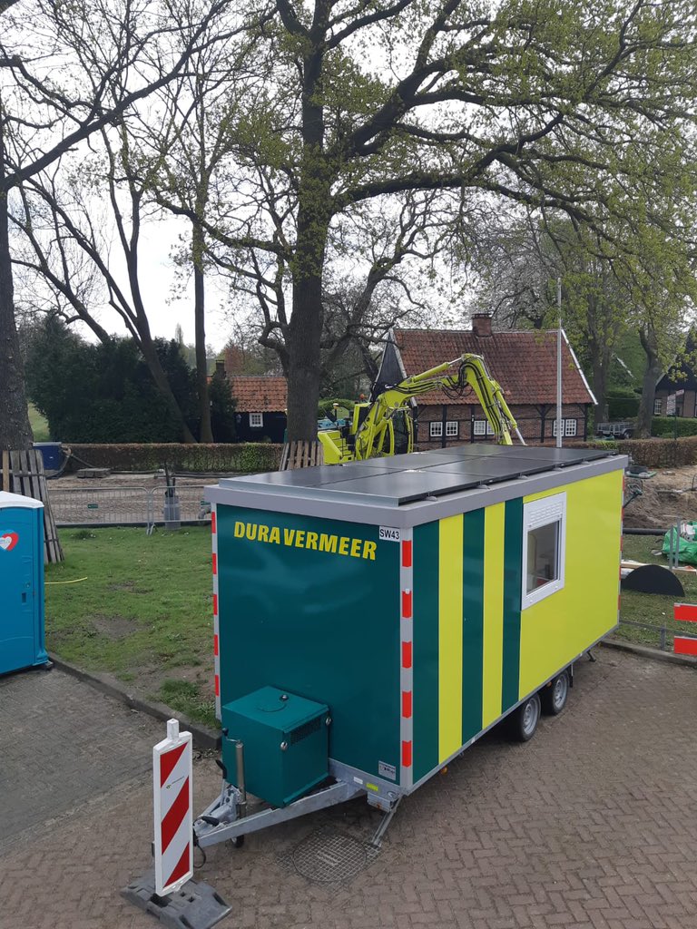 #duurzame ☕️☕️☕️☕️  voor  👷‍♂️👷‍♂️👷‍♂️👷‍♂️ door #duurzame #energie  ⚡️⚡️⚡️ uit onze #duurzame #schafkeet met #zonnepanelen #Centrumplan <a href="/GemeenteLosser/">Gemeente Losser</a> <a href="/DuraVermeer/">Dura Vermeer</a> #bouwteam