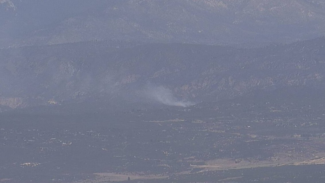engineco16's tweet photo. #CaryFire #Anza Tripp Flats Rd / Juan Diego Flats Rd @SanBernardinoNF getting a change it winds pushing the fire north now. https://t.co/aiwtFxKISD