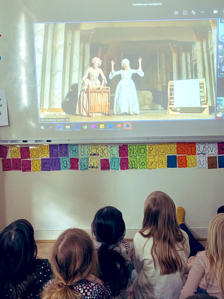 Confidencen Ulriksdal slottsteater håller LIVE teater för förskoleklass 👌🎭 #nybohovsskolan #drama #teaterbegrepp #engagemang