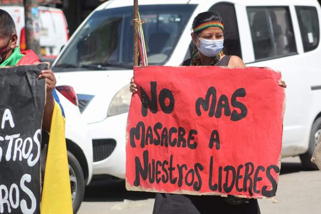 Cambiamoscol's tweet photo. Así transcurren las manifestaciones el día de hoy en diferentes puntos del país. Colombia sigue en pie de lucha 🔥✊🏽 
#ParoNacional6M 
#ElParoNoLoParaNadie https://t.co/yfUdIk1y0F