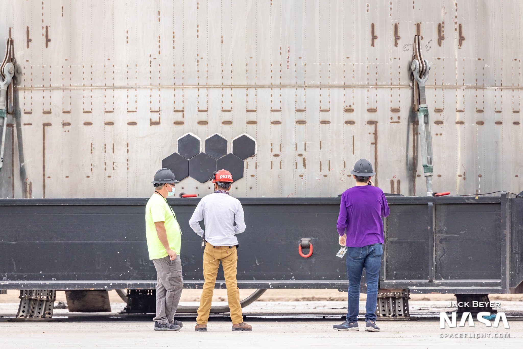 Jack Beyer on Twitter "Starship SN15 on the landing pad. Check out the