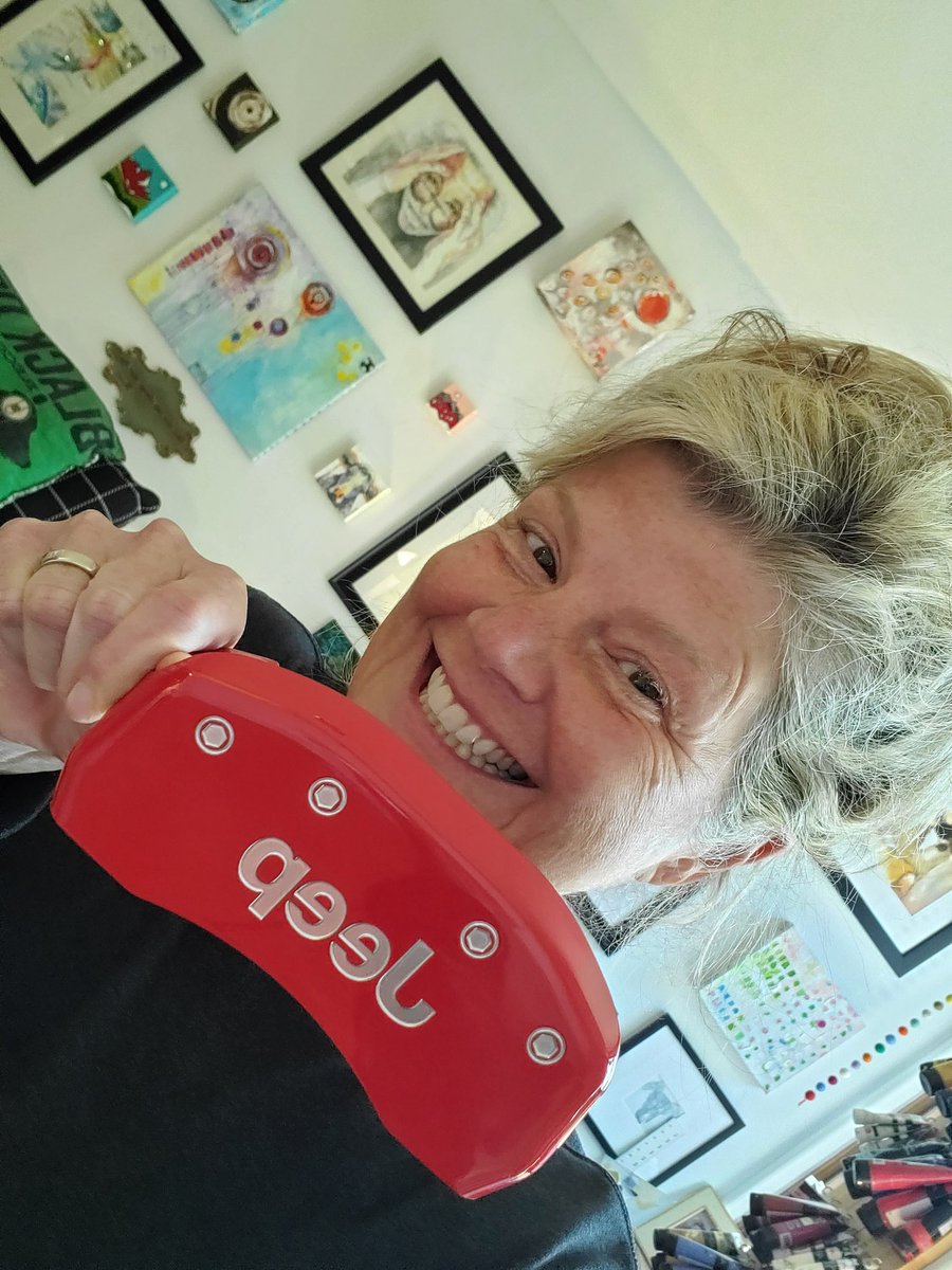 julieadriansen's tweet photo. My husband buys me to coolest gifts! Red caliper covers for my Wrangler!!! Hip Hip Hooray!!
#jeep
#jeeplife
#marriedlife
#vaillife
I love you Chris! https://t.co/ZQahe5ldza