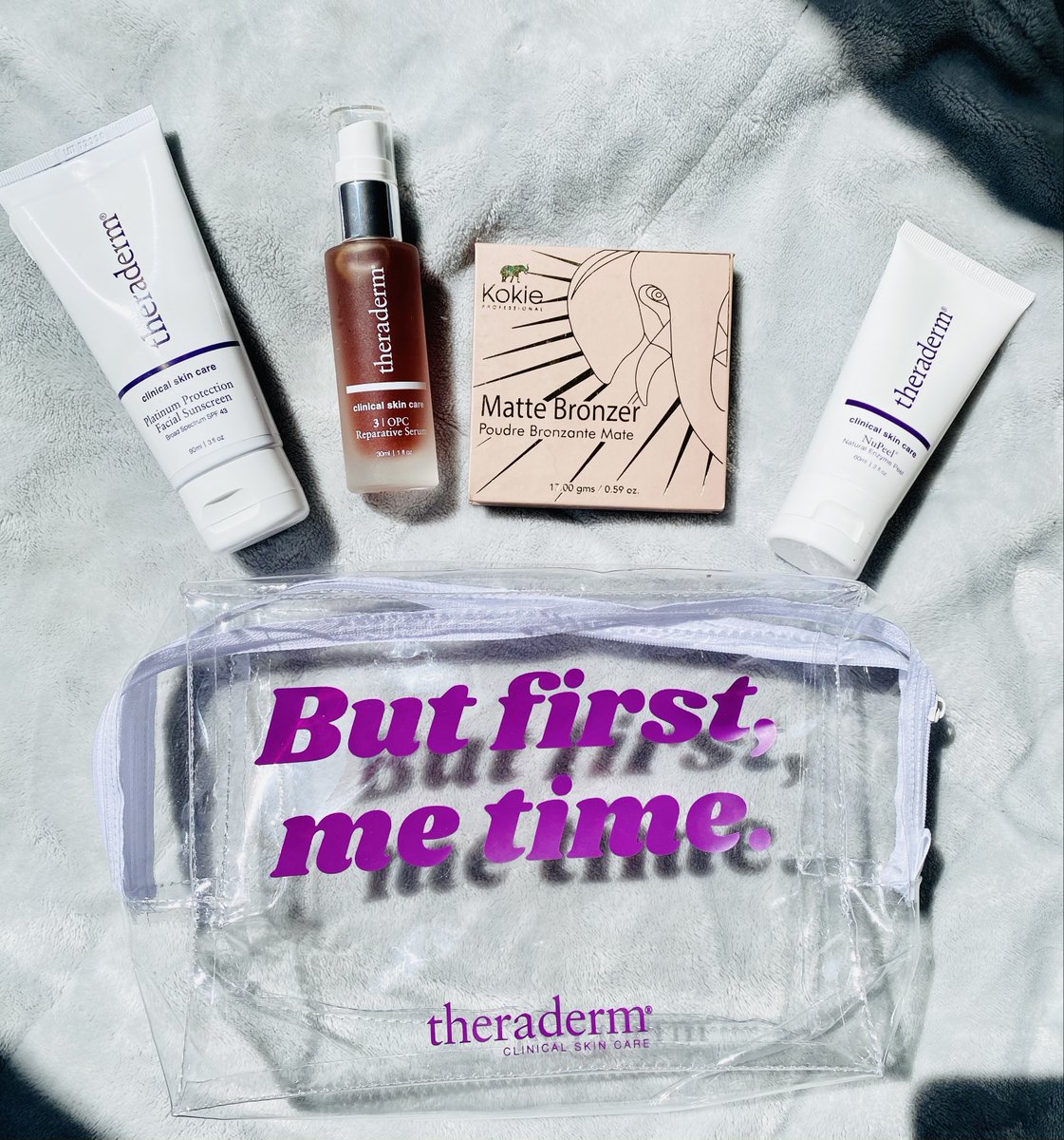 Treat mom with our Spring Skin Bundle for Mother’s Day! She’ll get our #fanfavorite Platinum Protection Sunscreen, award-winning OPC Serum, NuPeel, @KokieCosmetics bronzer & a lovely travel case. SHOP ow.ly/tcrk50EGyLn 💜 #MothersDaygifts #skincareformom #TheradermClinical