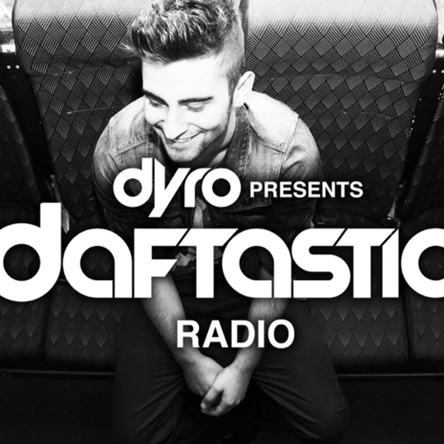 DyroFamily's tweet photo. Сначала у Дайро было радиошоу Daftastic Radio. Очень хорошее радиошоу. Потом Джорди сменил имидж и у него образовался лейбл и радиошоу под названием Wolv. https://t.co/kGMph4rsTg