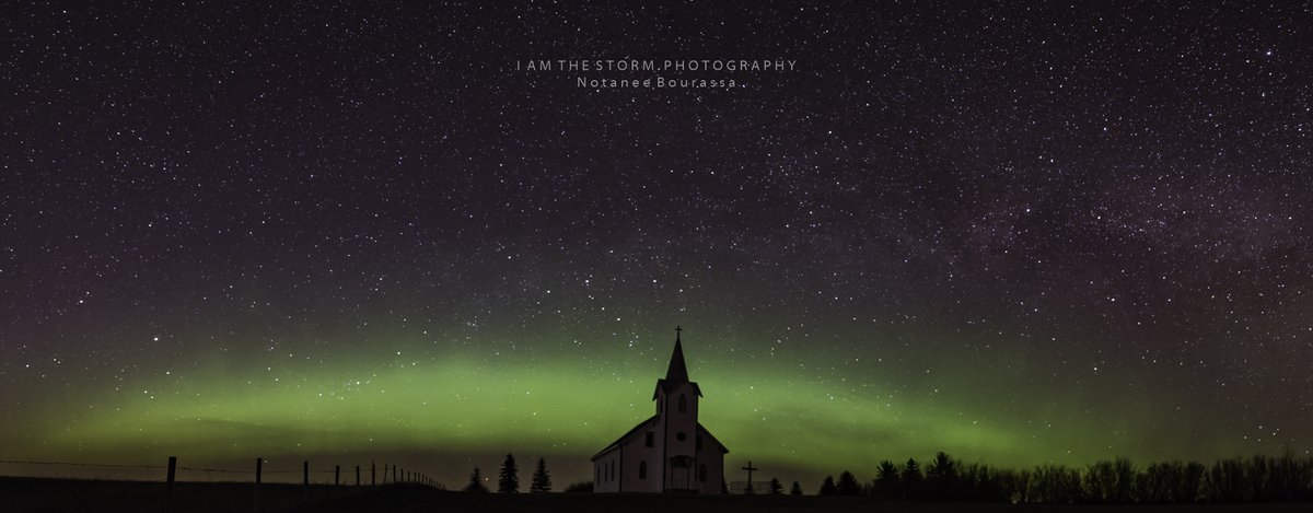 isthestorm's tweet photo. Here is a panoramic picture of several photos taken within a very limited time to assist in immersing the viewer. Captured May the 6th, 2018 at quarter past midnight in southern #Saskatchewan. #northernlights #aurora #Auroraborealis #MySask https://t.co/YEwFlIMfPb