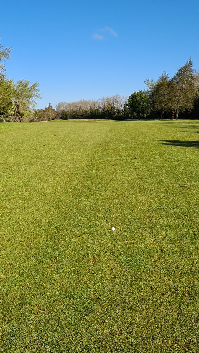 Beaut of a day @RoscommonGolf great to be back trying to hit a few balls 😃