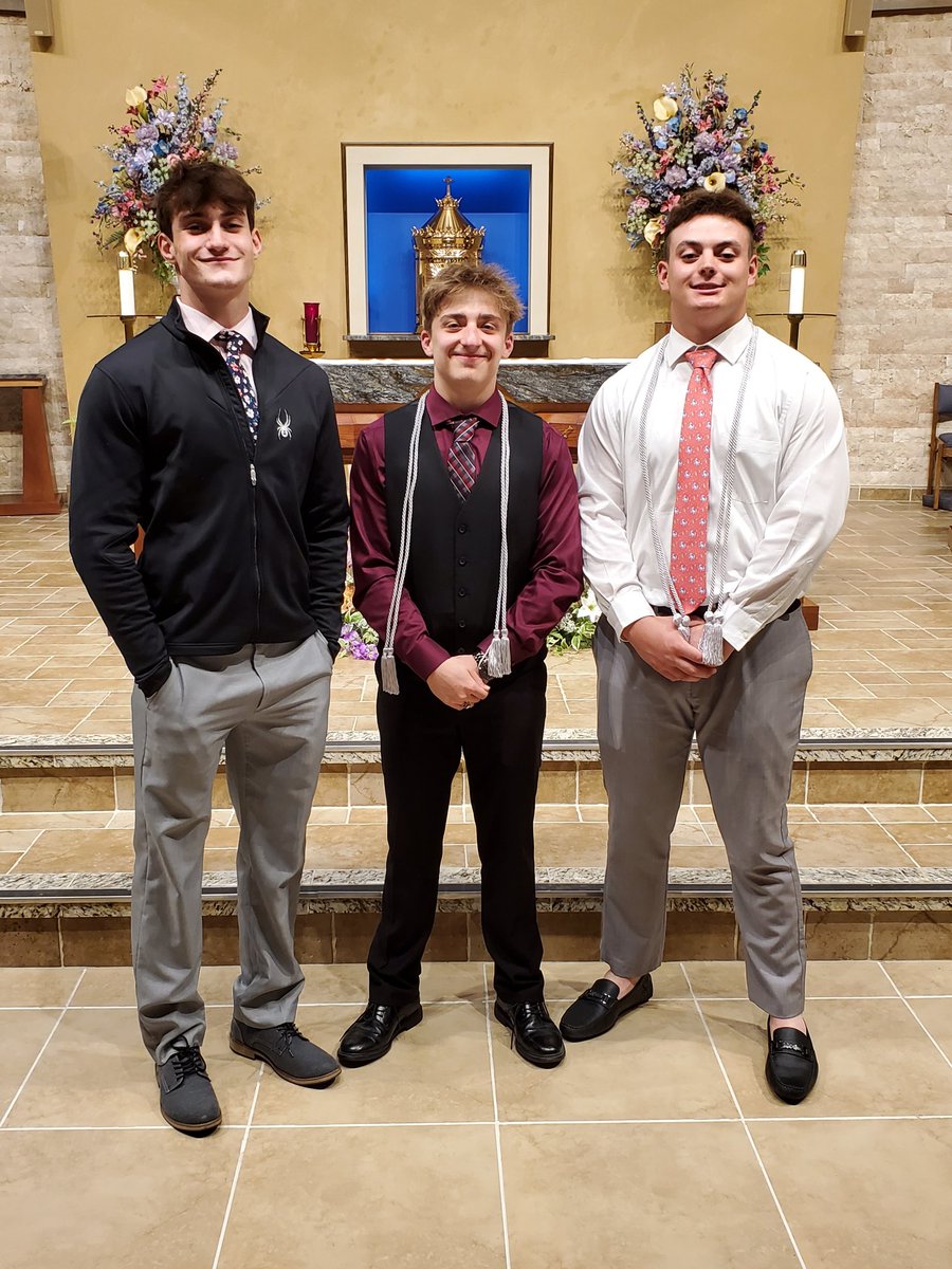 jedmo7's tweet photo. SMA Baccalaureate tonight. So proud of our Bubba. Will graduate Cum Laude and received the Tyler Jones Memorial Scholarship, given to those who consistently display the qualities of Dedication, Determination, and School Spirit. So proud of all he has accomplished. #GuardianStrong https://t.co/HL0DgztXnq