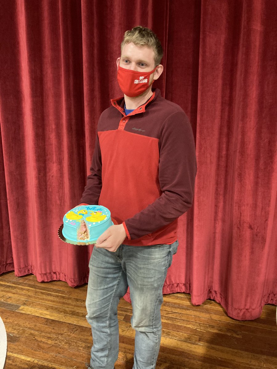 MrsButtonHDMS's tweet image. The 8th grade team had fun guessing the gender of Mr.Brown’s baby! #babyshark #HDMSPride #itsagirl #wootwoot