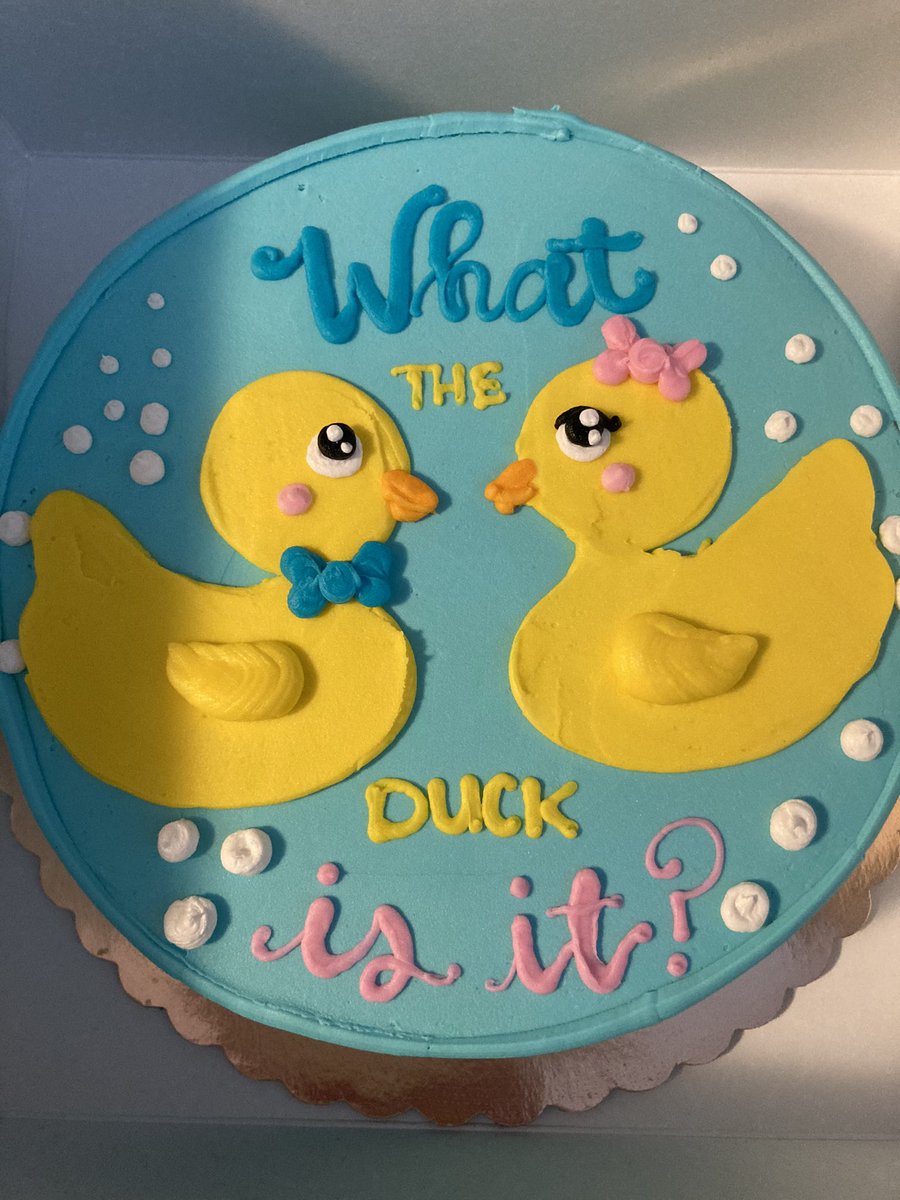 MrsButtonHDMS's tweet image. The 8th grade team had fun guessing the gender of Mr.Brown’s baby! #babyshark #HDMSPride #itsagirl #wootwoot