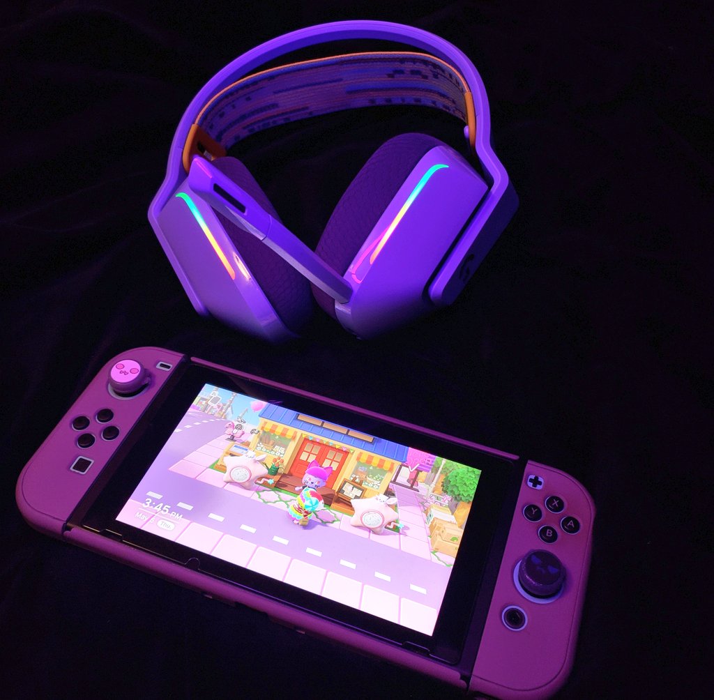 brujabyte's tweet photo. Whispers 🍇🔮💜:::Daamn dat Pppurple drippp:::💜🔮🍇
#happyearlybday #logitech #gamers #Purple #nintendoswitch #ACNH https://t.co/C2TViZ8hz9