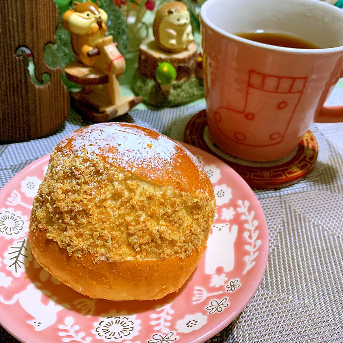 kyoyasaga's tweet photo. 隔金癒しのサプリな大塚先生回。
おめざは最後のマリトッツォ塩キャラメル。
あ、昨晩のおやつもマリトッツォピスタチオでした💦
#マリトッツォ
#PECK
#HSELECTION
#古楽の楽しみ https://t.co/XeyBFMibZ7