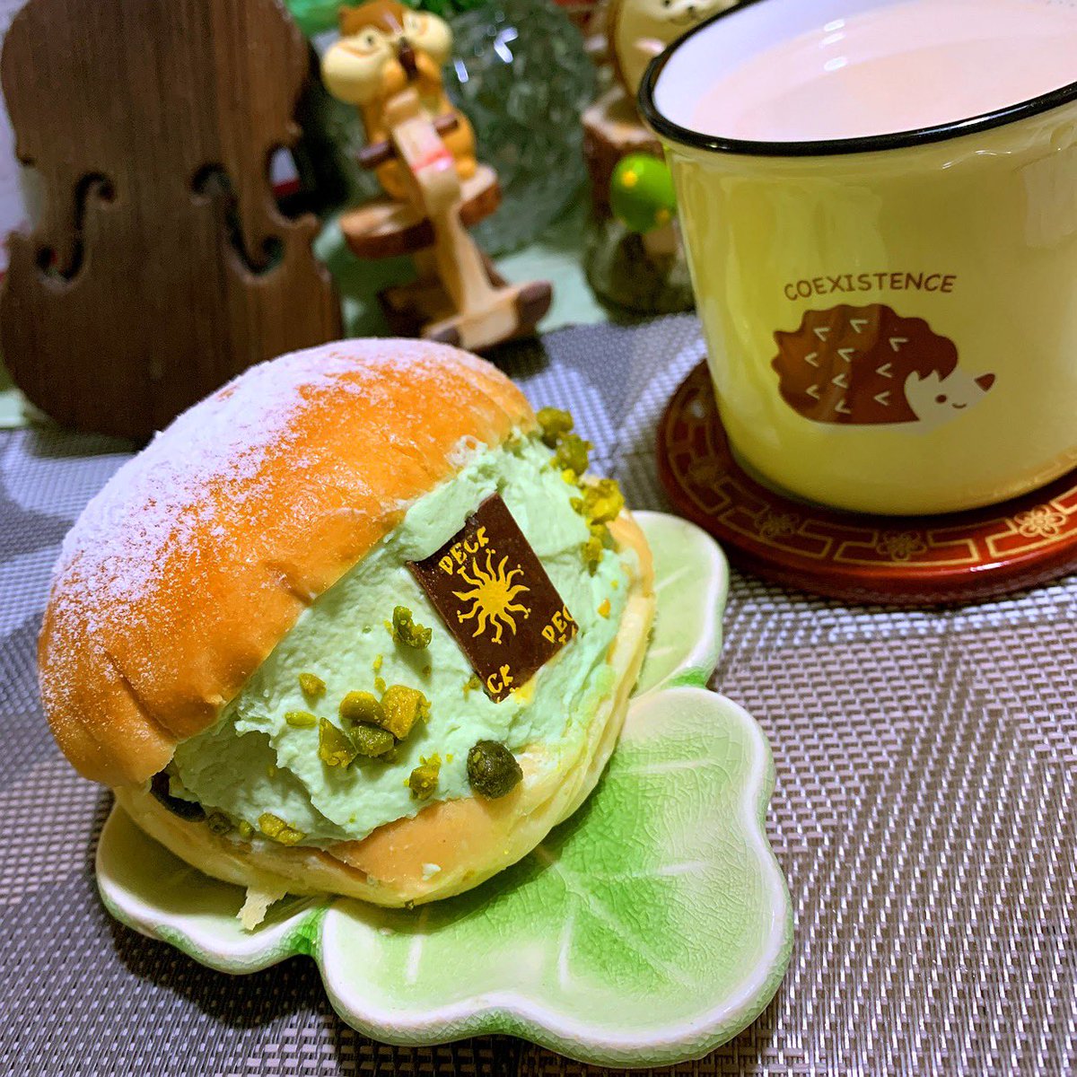 kyoyasaga's tweet photo. 隔金癒しのサプリな大塚先生回。
おめざは最後のマリトッツォ塩キャラメル。
あ、昨晩のおやつもマリトッツォピスタチオでした💦
#マリトッツォ
#PECK
#HSELECTION
#古楽の楽しみ https://t.co/XeyBFMibZ7