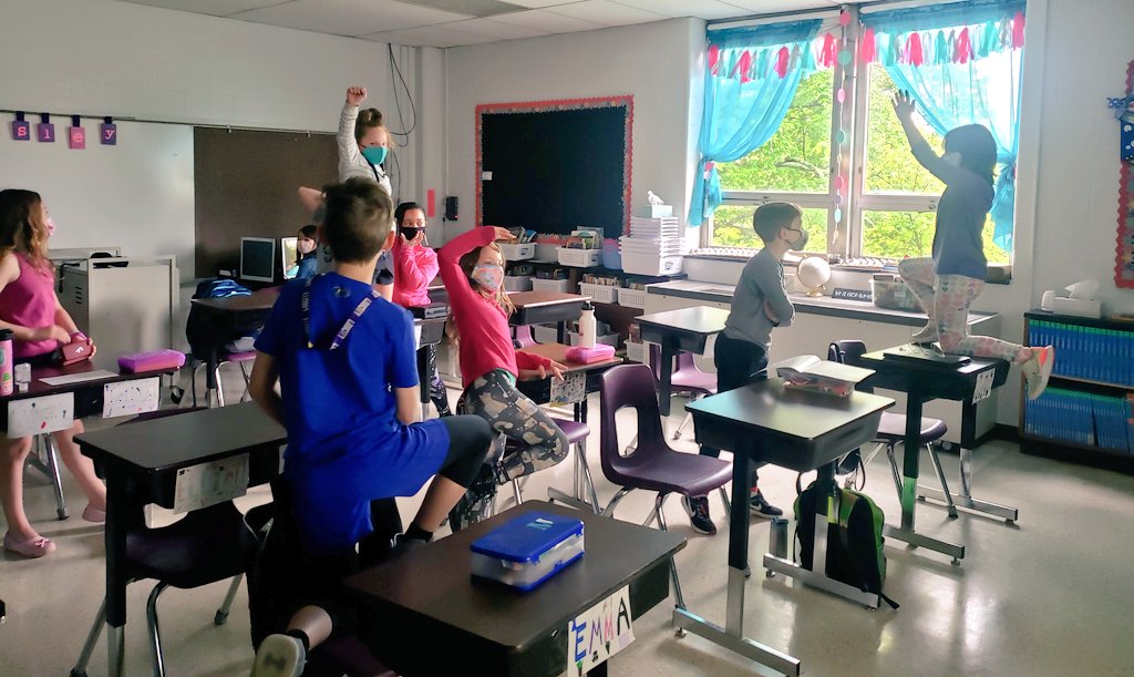 MrsWesleysClass's tweet image. We take brain breaks and community building seriously! #WeAreJCPS #JCPSReturn