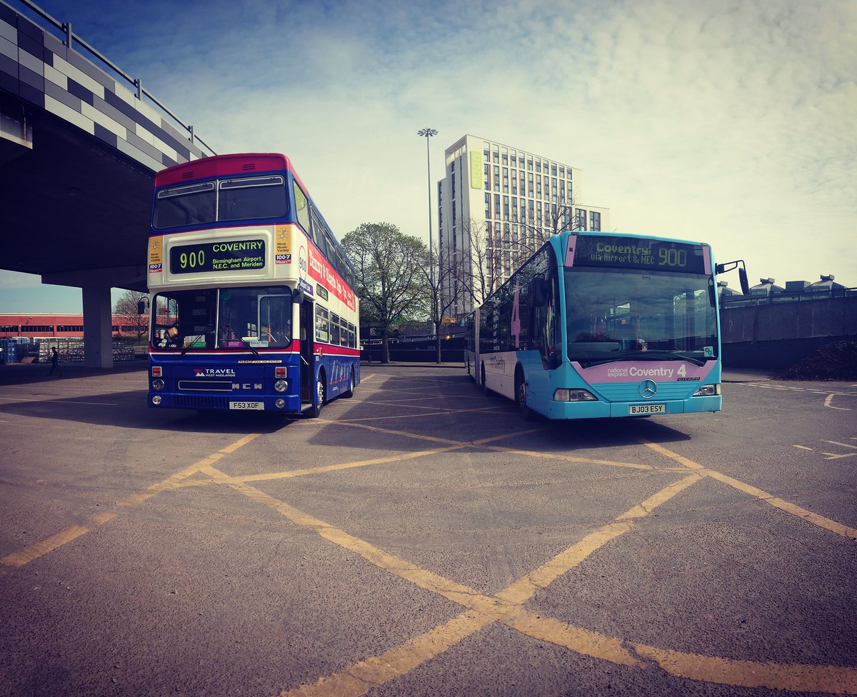 Ii_o_t_a's tweet image. On the Left is a 1985 MCW Metro bus,on the right is the Mercedes Benz 530G Citaro (New ro cov in 2003) which is better in your opinion? (Both buses are preserved)