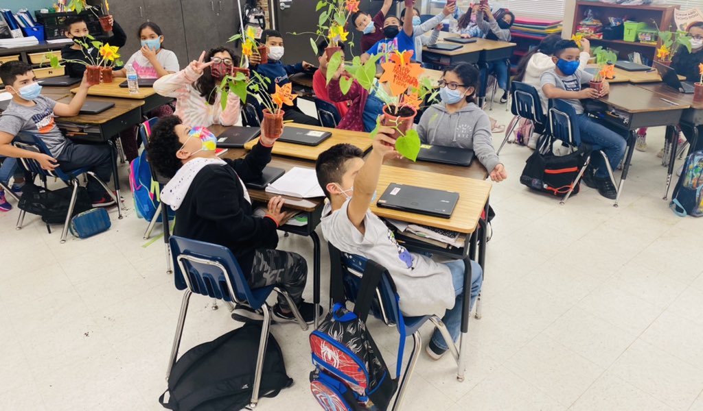 Elizabeth Quiroga (@elizabe04104127) on Twitter photo Mother’s Day gifts 🎁 going home today !! <a href="/Science_Team4/">Team 4 - Aldine Elem. Science aka SUPER S.T.A.R.S.</a> <a href="/GoodmanES_AISD/">Goodman ACE Elementary School</a> Mother’s Day gifts 🎁 going home today !! <a href="/Science_Team4/">Team 4 - Aldine Elem. Science aka SUPER S.T.A.R.S.</a> <a href="/GoodmanES_AISD/">Goodman ACE Elementary School</a>