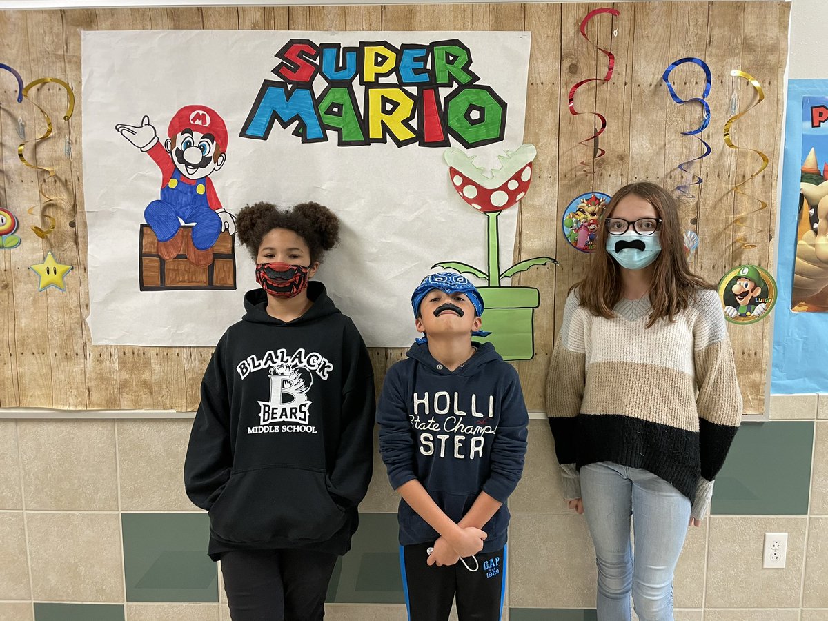 Ms_Araiza's tweet photo. 5th grade is having too much fun preparing for the Reading STAAR! https://t.co/p9Ml6wAnBX
