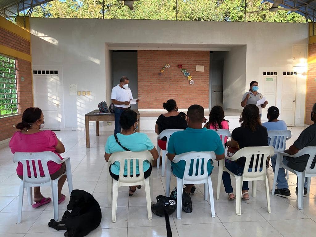 AlcElEspinal's tweet photo. La Secretaría de Desarrollo Social y la Secretaría de Desarrollo Económico, avanzan en las socializaciones con la comunidad de Cafasur, identificando temas de importancia para la protección de los derechos, como la prevención del trabajo en la población infantil, https://t.co/OY9KjWmfxk