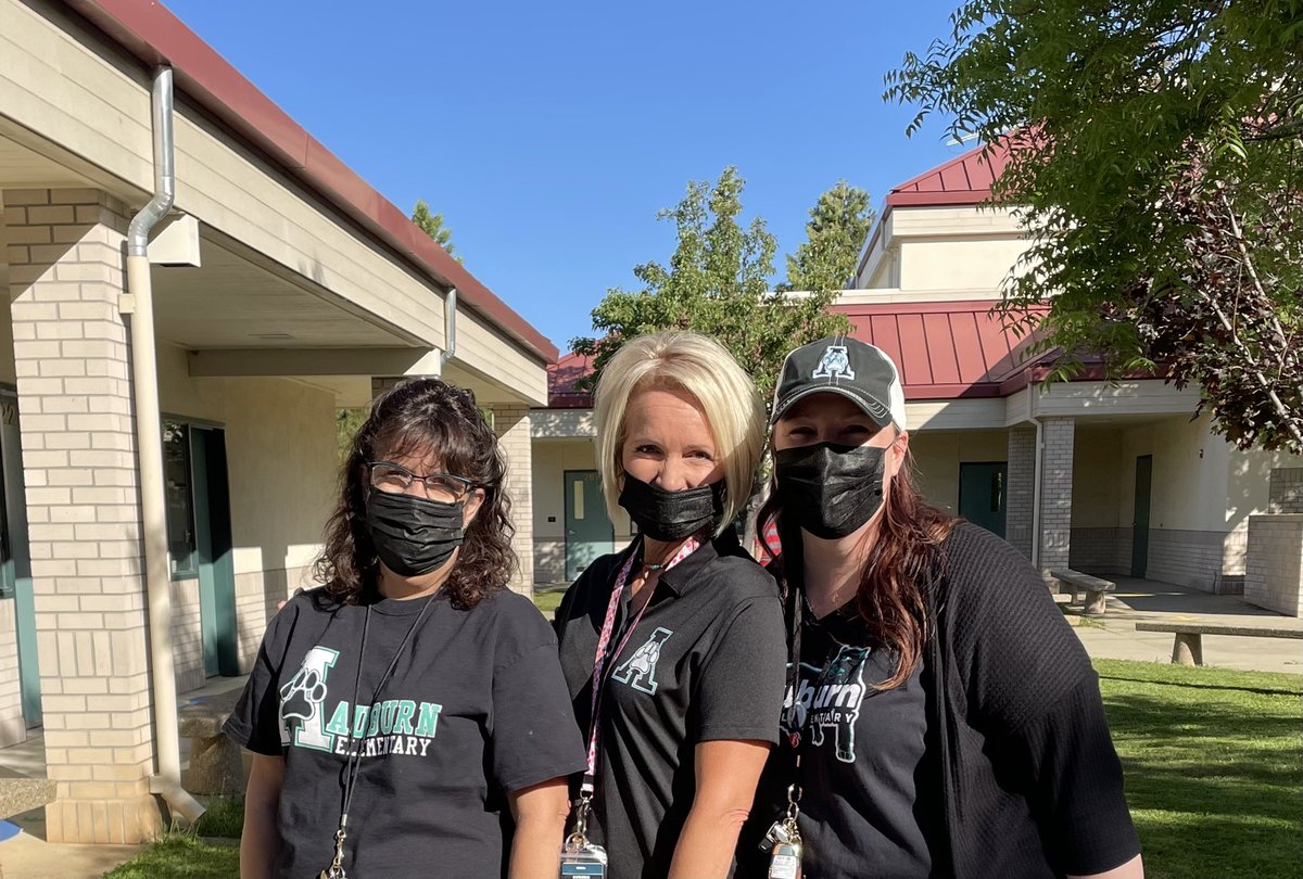 WeAreAuta's tweet photo. #teacherappreciation #auburnelementarypanthers https://t.co/I2prrQPzV3