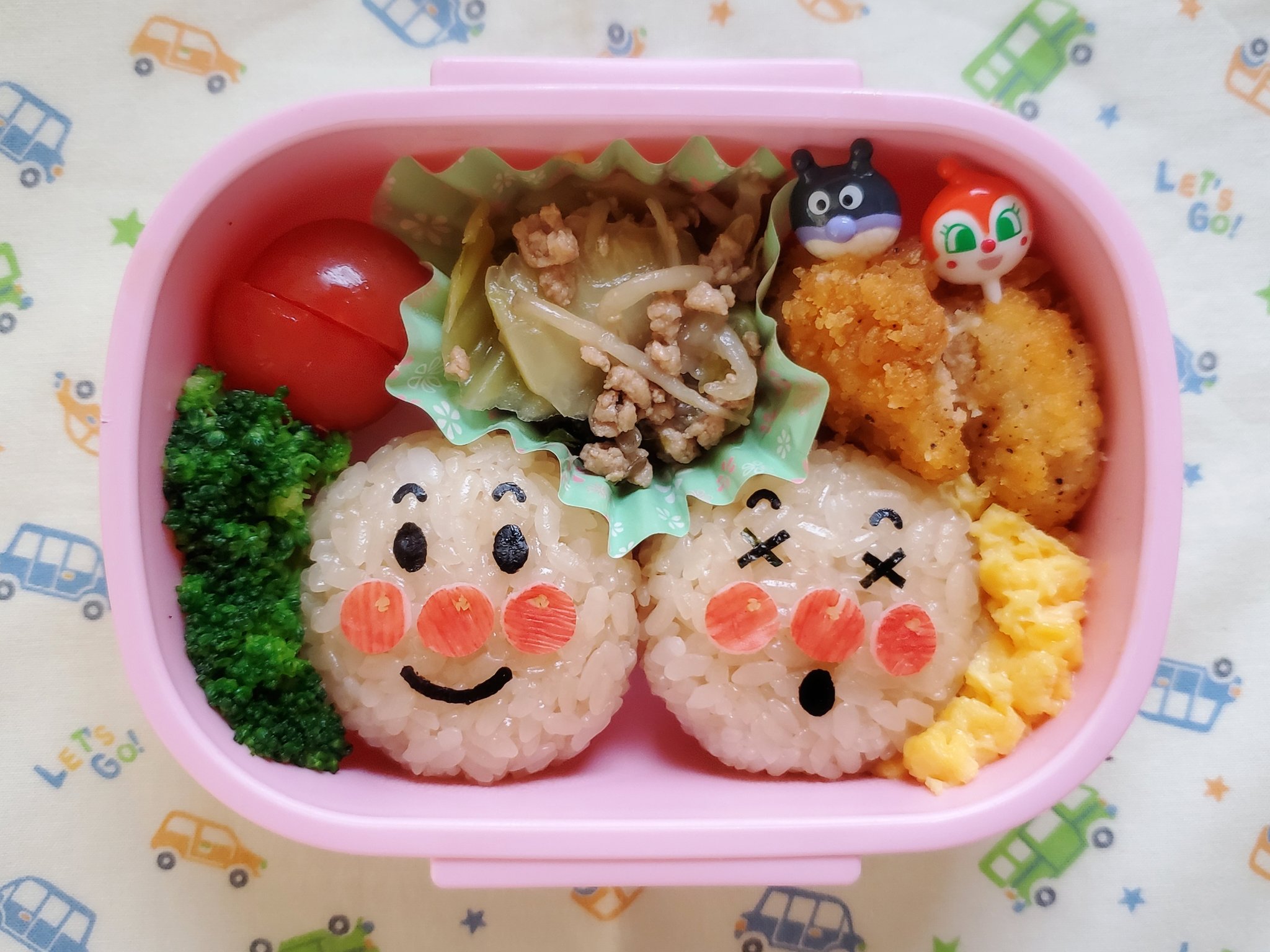 みずき 今日のお弁当 木曜日は息抜きで大体キャラ弁お休み 普通のお弁当をいかに楽して可愛く見せるか 笑 お弁当 簡単弁当 たこさんウインナー 幼稚園 お弁当記録 T Co 6ybmzu9lou Twitter
