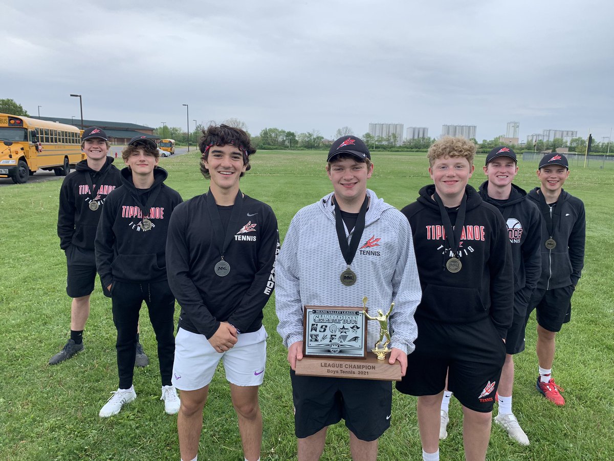 Your 2021 MVL CHAMPS!! 🎾🏆
How the boys did in their flights today 👇🏻👀👀

Hackenberger 1st place
Blake 2nd place
C. Nichols 1st place
The DAVIS DOUBLES 1st place
Gagnon and S. Nichols 1st place 

Winning is fun. Tipp Tennis had a lot of fun today. #TIPPTENNISTOUGH👏🏻🎾🎉🏆
