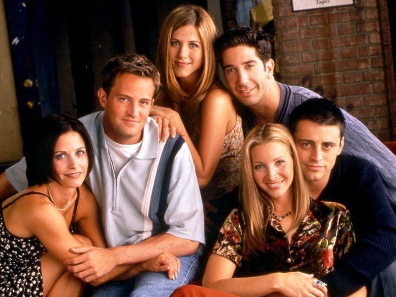 'Friends' Courteney Cox teases 'emotional' reunion