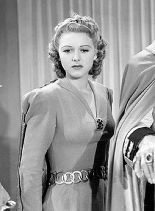 The biggest change was the recasting and rewriting of Princess Aura. In the 1936 serial, she was a villain-turned-hero who wielded a mean raygun. By 1940, she was a bland damsel. Unforgivable.