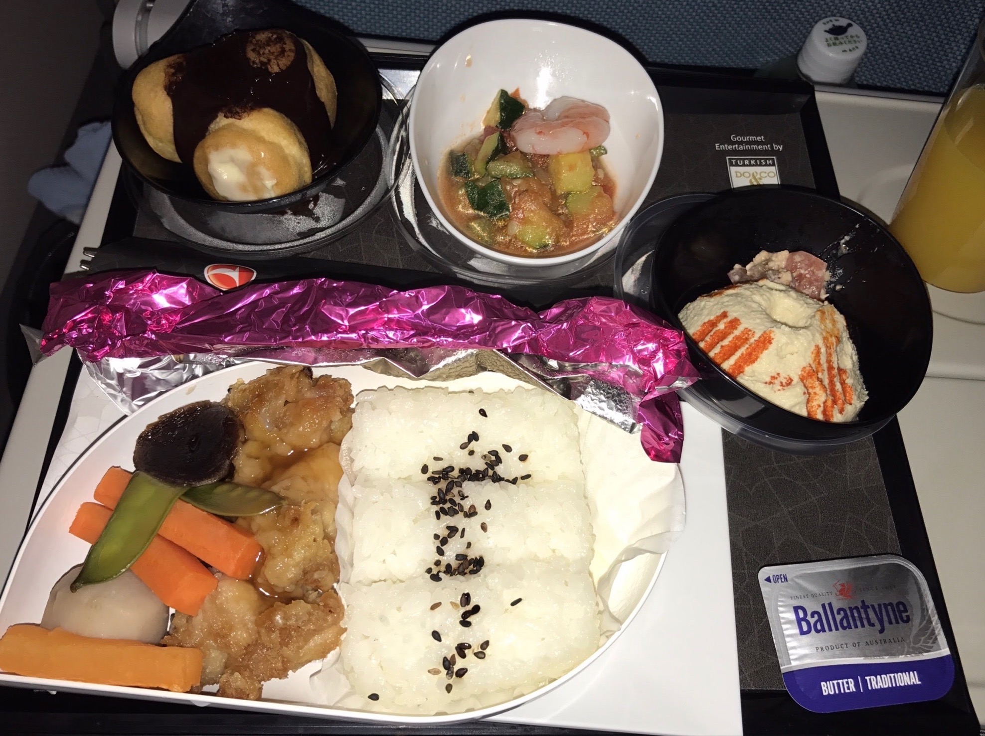 旅行会社 旅工房 公式 Day15 リアル機内食 ターキッシュエアラインの機内食 器の形も特徴的ですね ﾟ ﾟ ターキッシュ エアラインズの機内食は ベスト ビジネスクラス機内食 賞など 数々の賞に輝いているそう 一度は食べてみたいもの