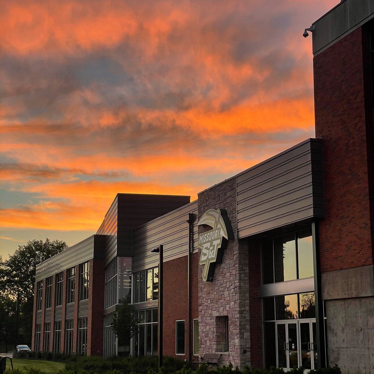 SandTAdmissions's tweet photo. Princeton Review ranked us as one of the best public schools in the nation for career placement. Join us next week for #countdowntograd and see where our graduating student ambassadors are going! https://t.co/51FhHaXdq6