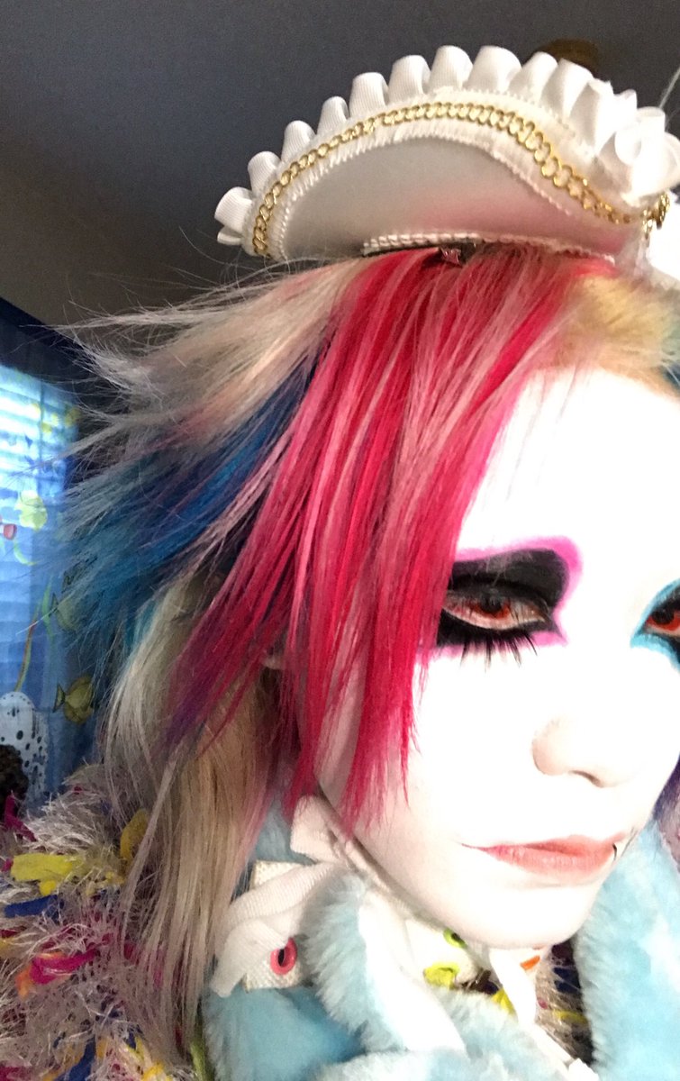 innermostkhaos's tweet photo. New hair color and corpse paint :] https://t.co/QCbzxpEhRb