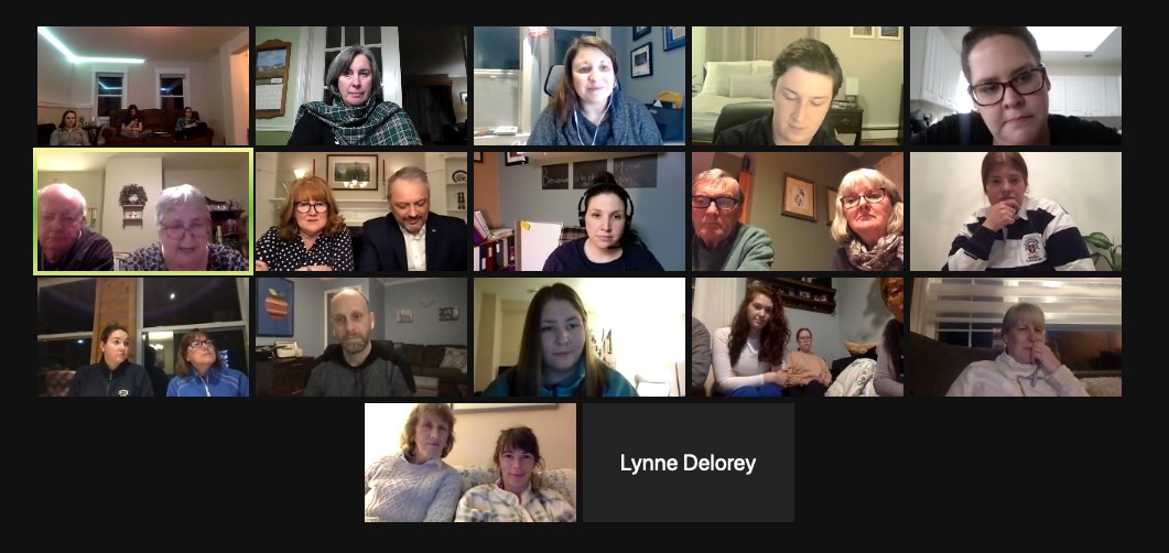 MJMacLellan87's tweet image. Love hanging out with the Cape Breton peeps playing  @StFXAlumni trivia!