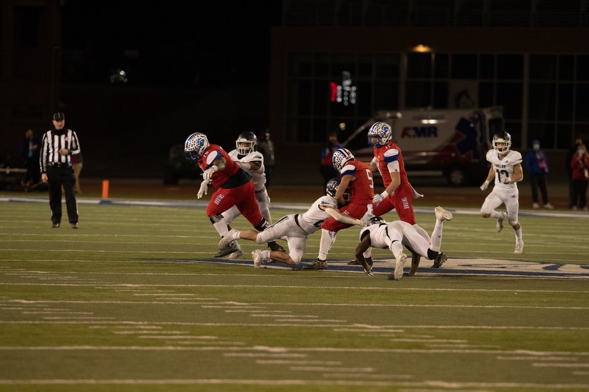 I’m blessed to say I’ve received an offer to play football at the University of Idaho! Thank you to <a href="/CoachAdamBreske/">Adam Breske</a> <a href="/paul_petrino/">Paul Petrino</a> <a href="/VandalFootball/">Idaho Football</a> !
