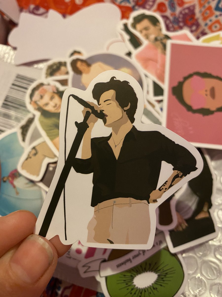 _abbeytaylor's tweet photo. So I did this illustration a few years ago and posted it on my Instagram but archived it a longgg time ago. I ordered this Harry Styles sticker pack from Etsy and found MY ILLUSTRATION !!! I’ve tried to ask them where they found it but they keep replying with the same message https://t.co/qB1JVfI87b