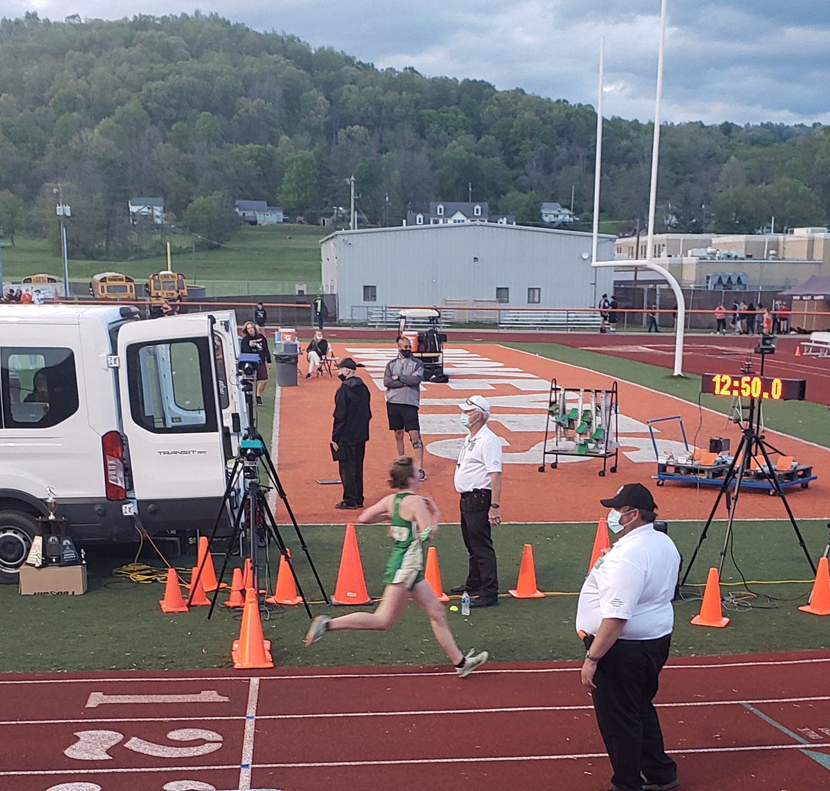 deanewebb's tweet photo. Congrats @ashlynwebbb on a new PR of 12:49.8 on the 3200m, a relay win on 4x800, and a team conference championship!   Proud of your work! https://t.co/WELRQdFIJF